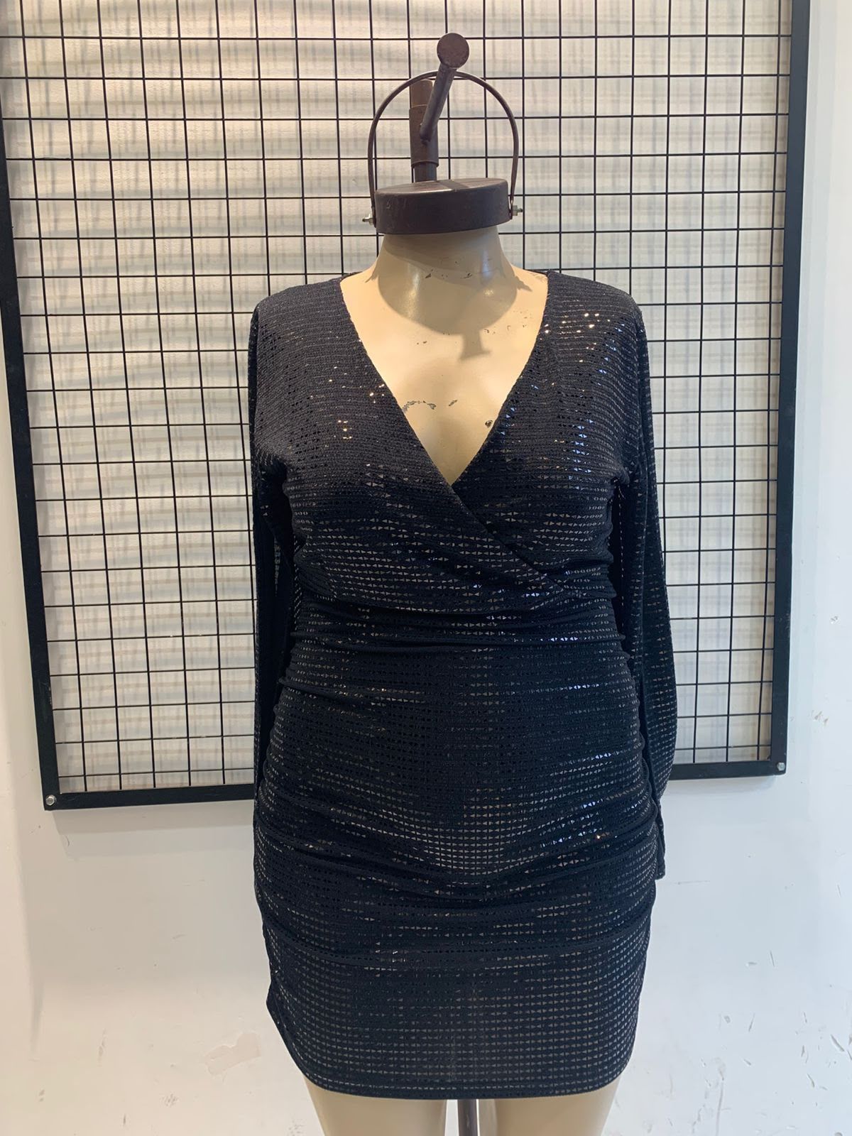 Vestido negro de brillos