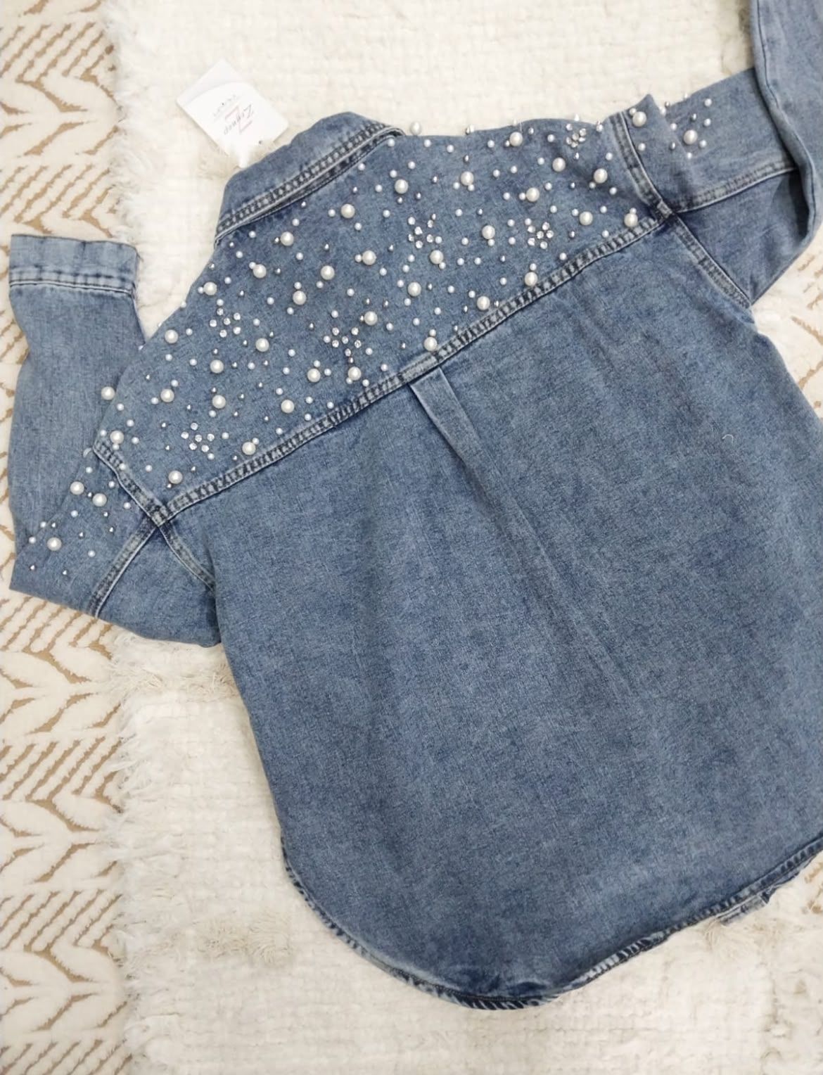 Campera denim con perlas