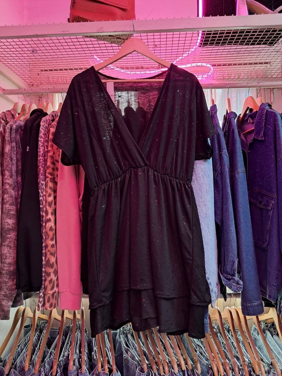 Vestido cruzado con brillos