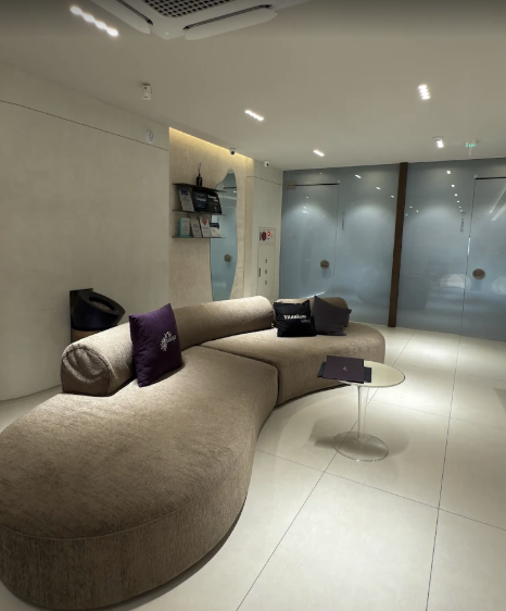 Waiting lounge at Bailor Clinic, Sinsa Gangnam