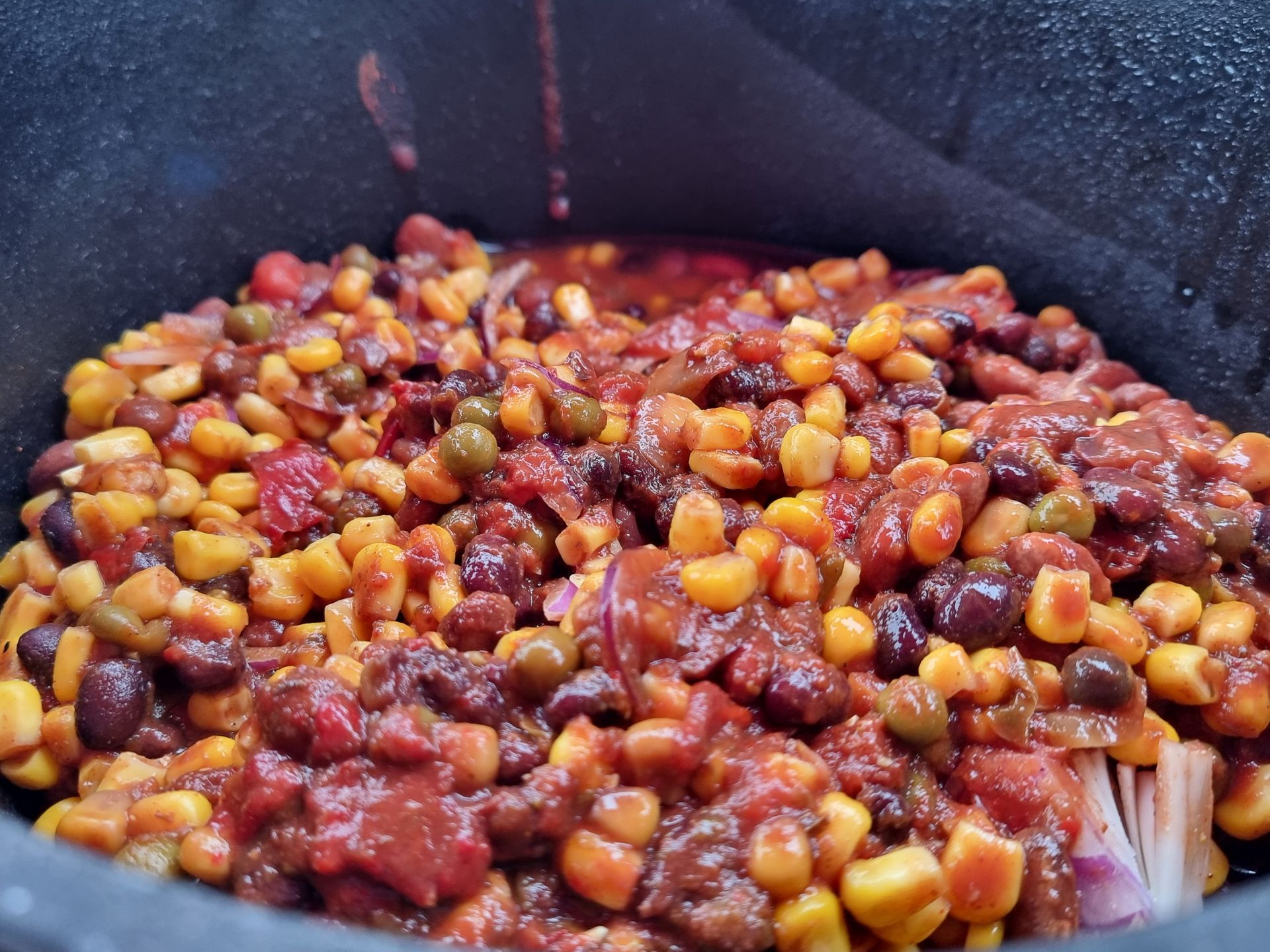 Hartige chili met bonen en maïs.