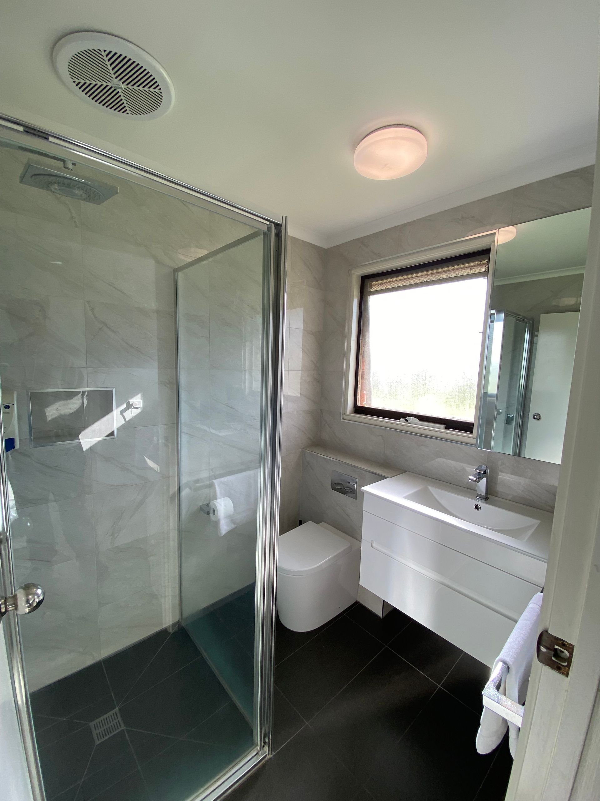 LUXURY QUEEN SUITE - Frankston Motel