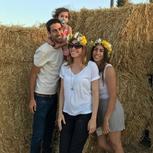 אילן עם המשפחה