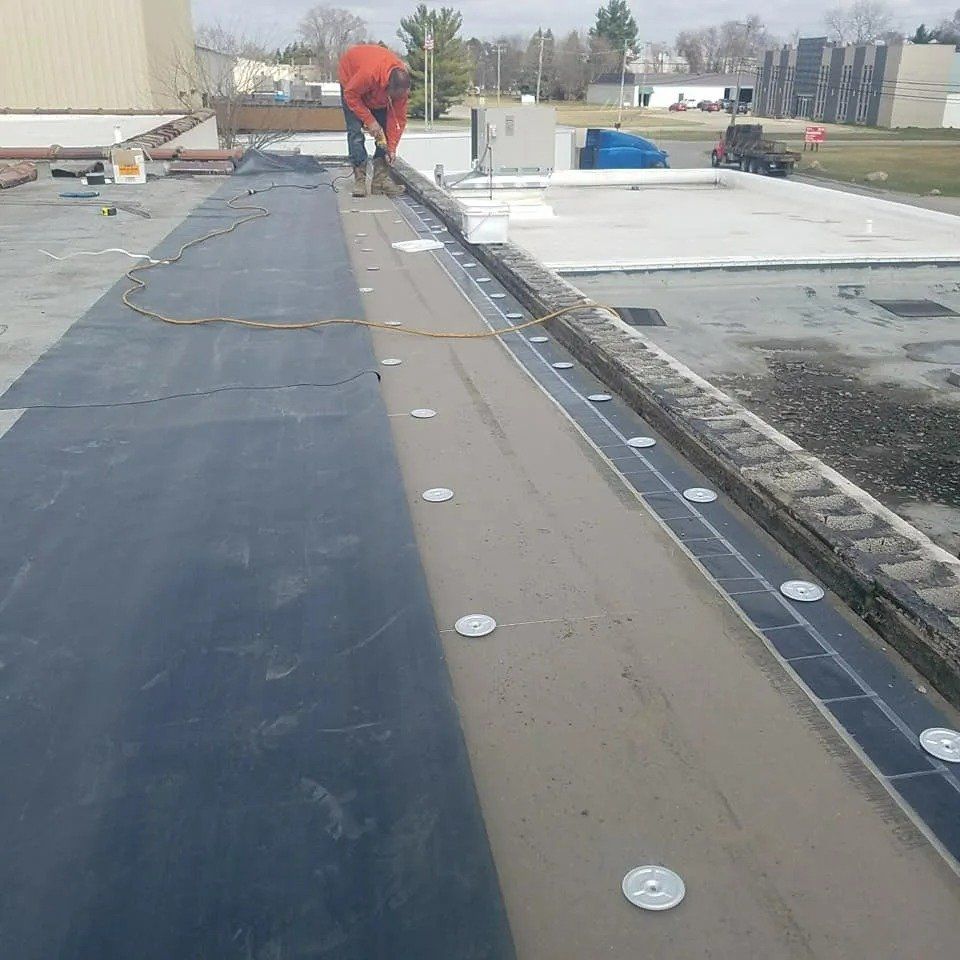 Flat Roofing – Saline, MI – Diversified Roofing