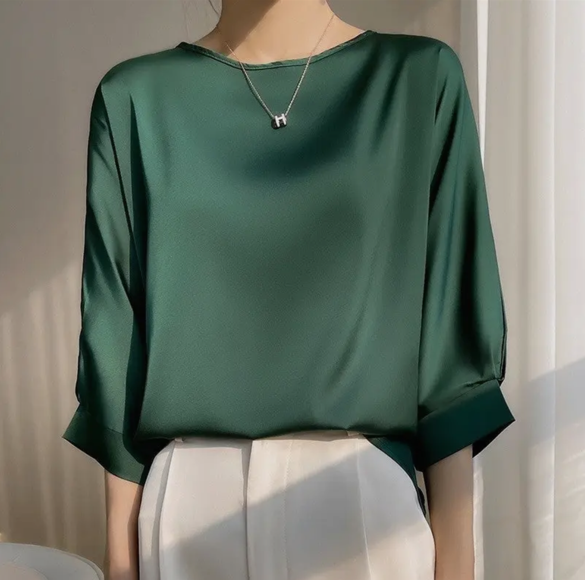 Loose-Fit Solid Color Satin Round Neck Short Sleeve T-Shirt