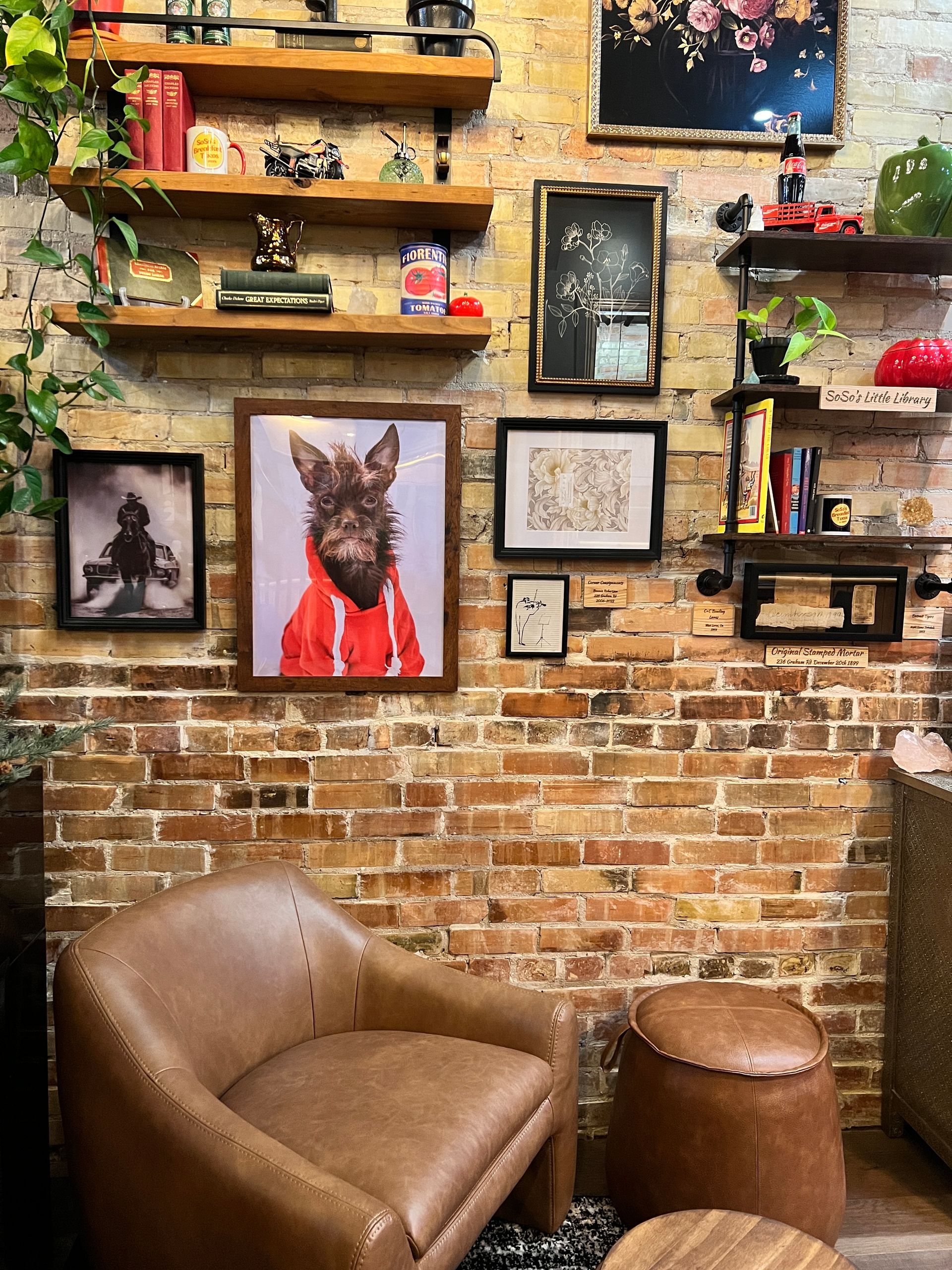 restaurant decor