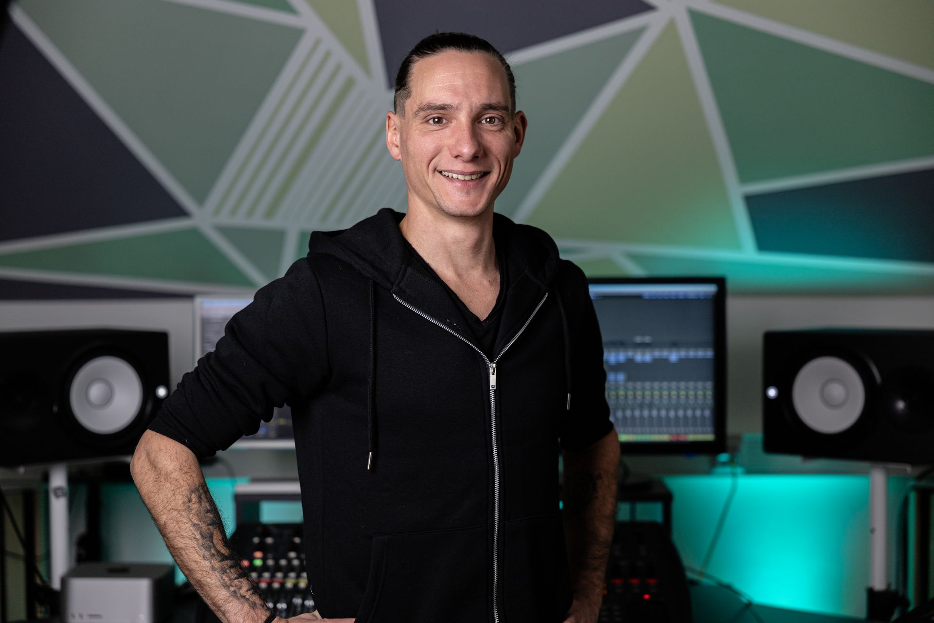 RoadtripMusic | Thomas Luschnitzky ist erfahrener Soundengineer, Tontechniker und Musikproduzent