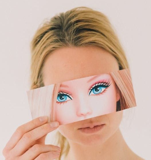 Verberg jij de onzekerheid over je uiterlijk met cosmetische chirurgie? Stop ermee!