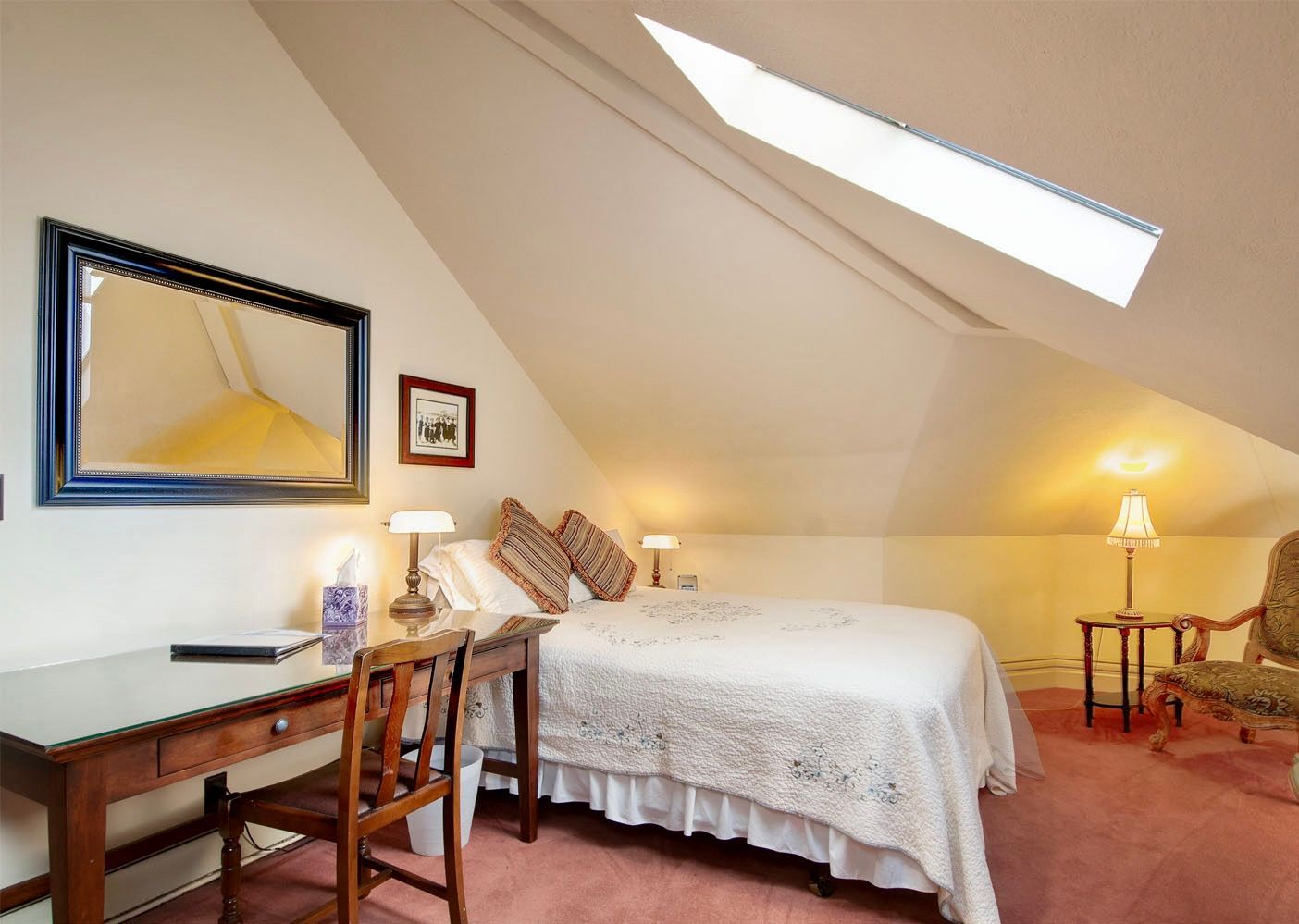 Santa Cruz CA extended stay room 8