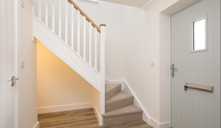 Glass balustrade staircase
