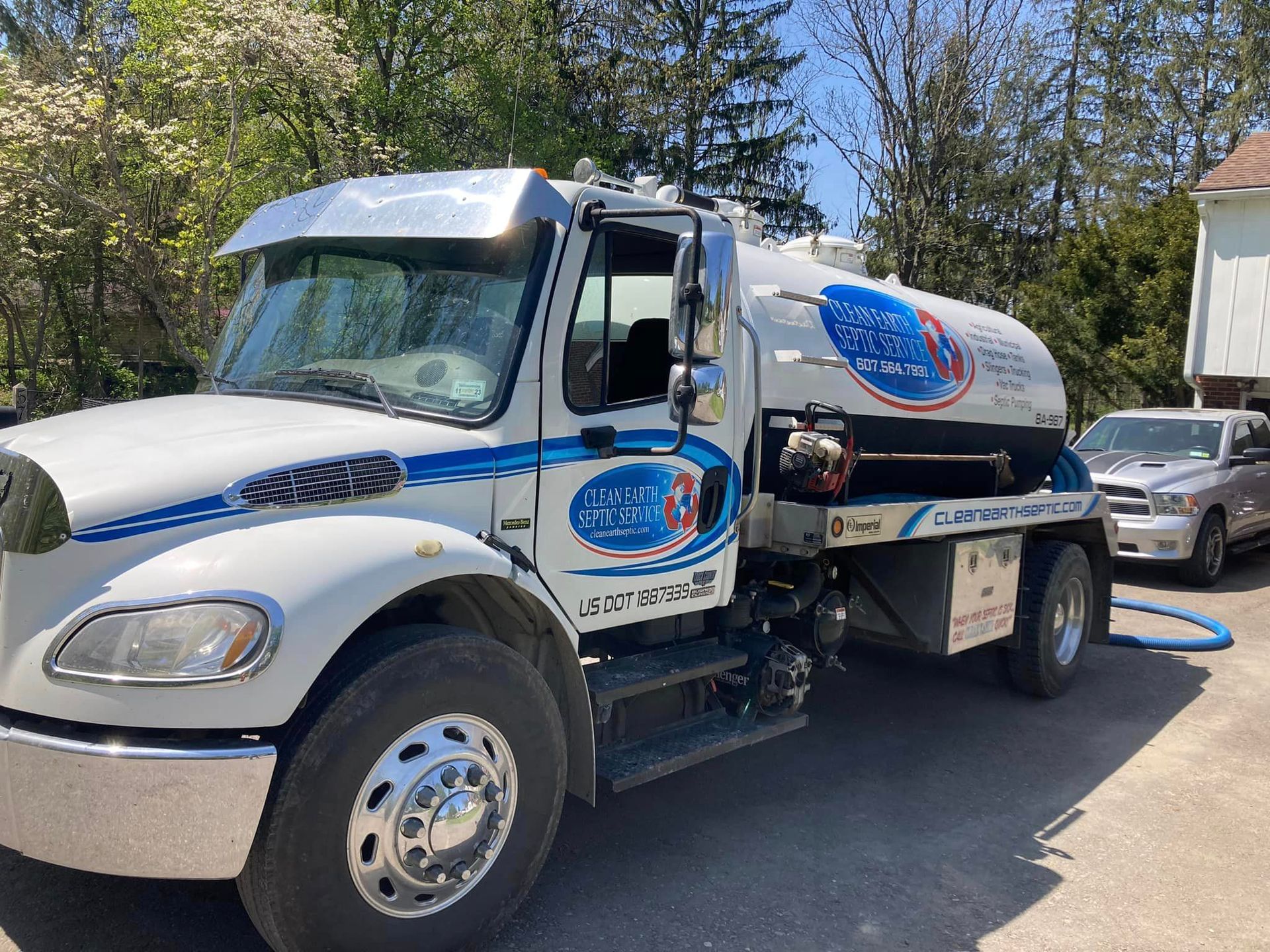 Septic Tank Pumping in Elmira, Corning, Big Flats, Hector, Watkins and Owega, NY | Clean Earth Septic Service
