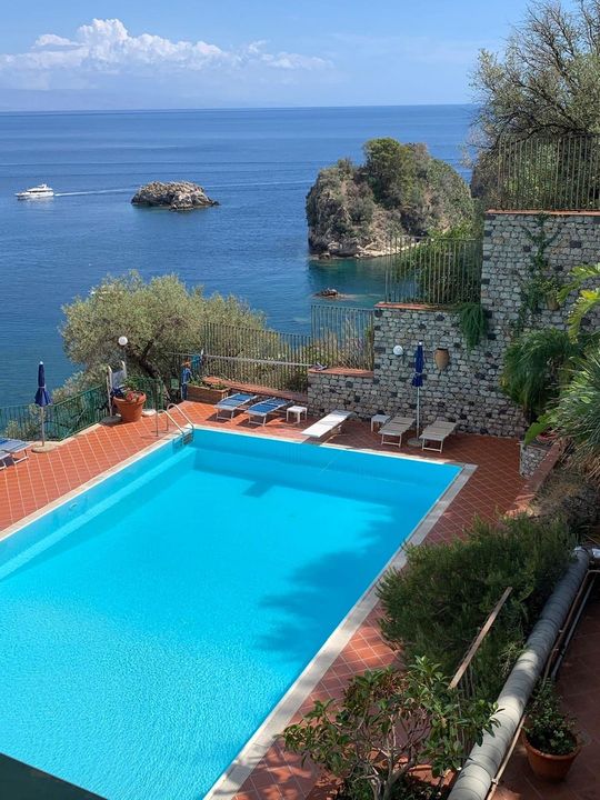 hotel con piscina
