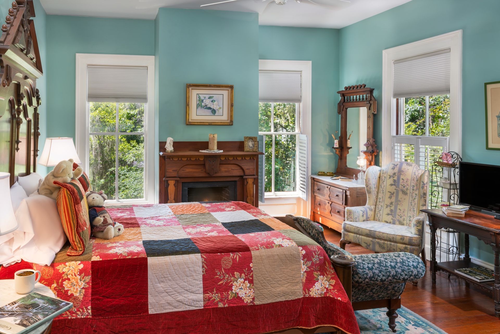 there is a large bed in the middle of the room
