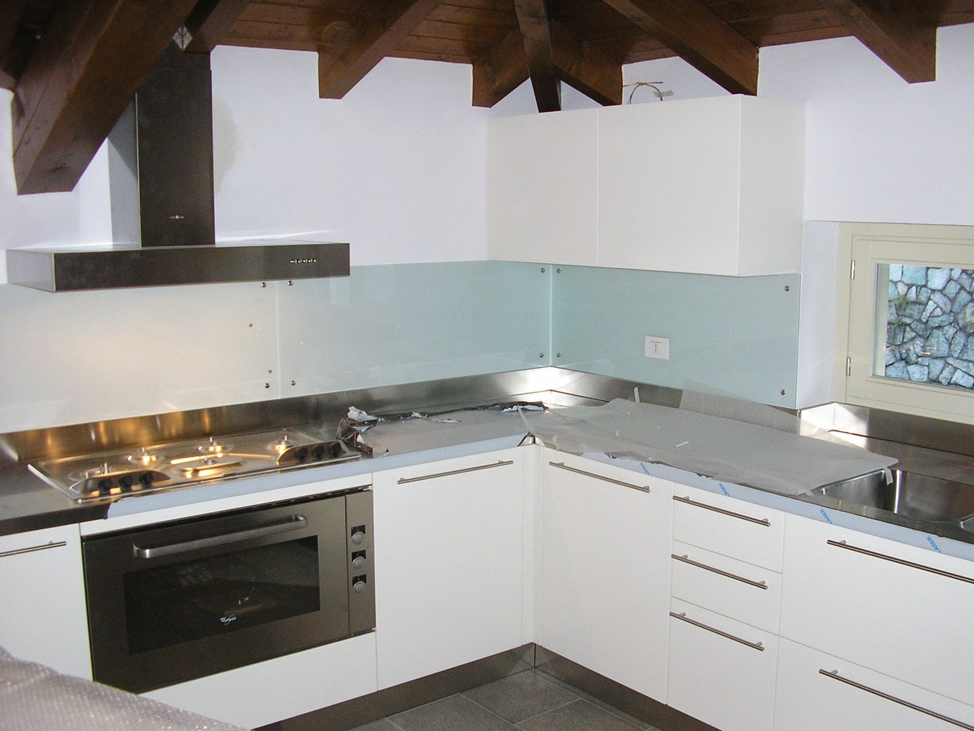 cucina angolare realizzata su misura