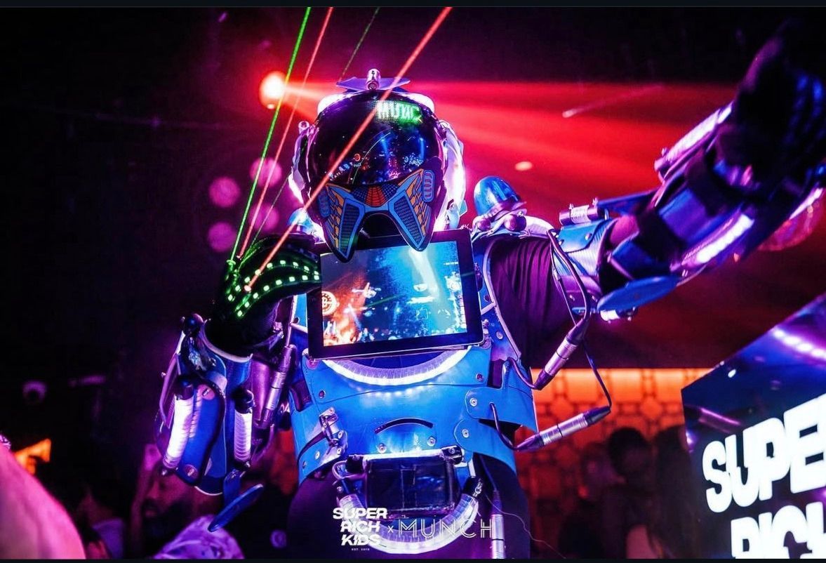Silva Blu Stiltwalkers Led Robots