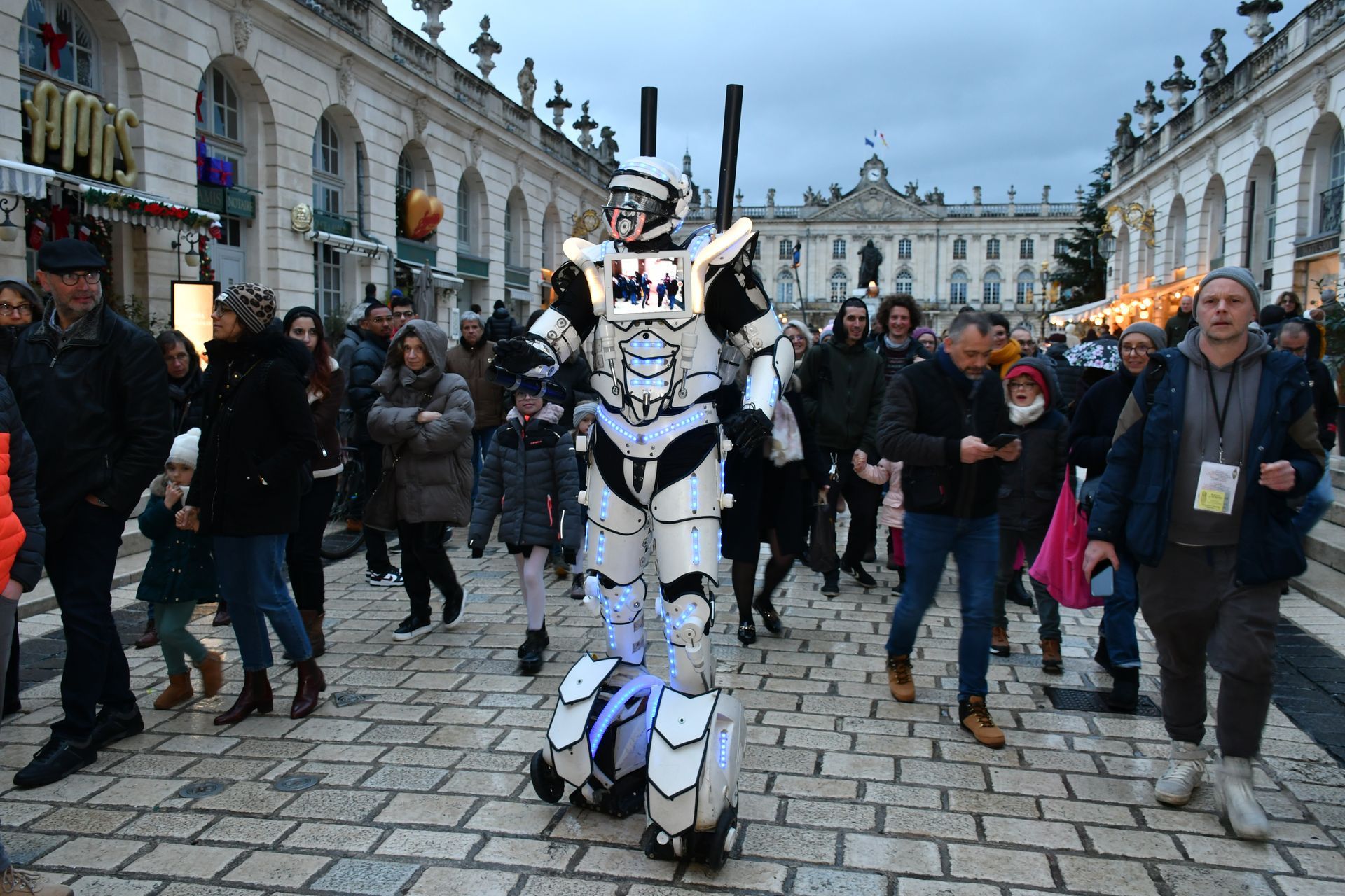 Silva White Led Robot