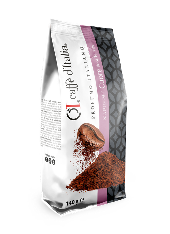 Sacchetto di caffè bianco e rosa con l'etichetta Café Melatti e chicchi di caffè e fondi di caffè sul davanti.