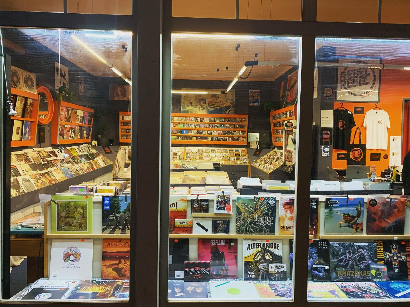 Plattenladen mit Musikveranstaltungen