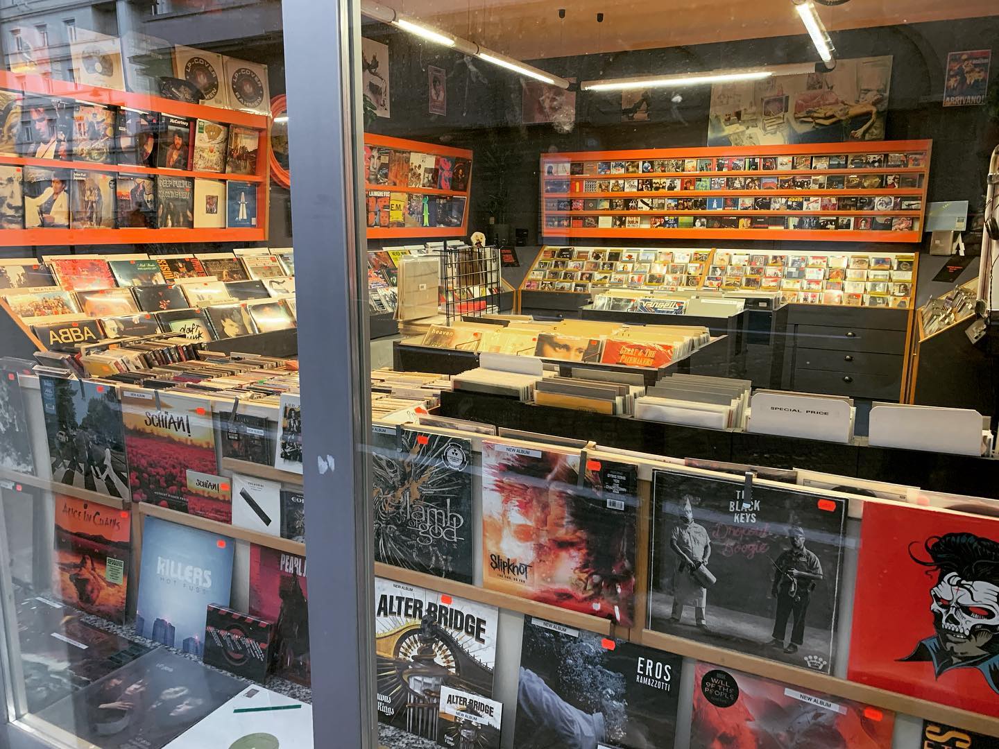 Schaufenster eines Plattenladens