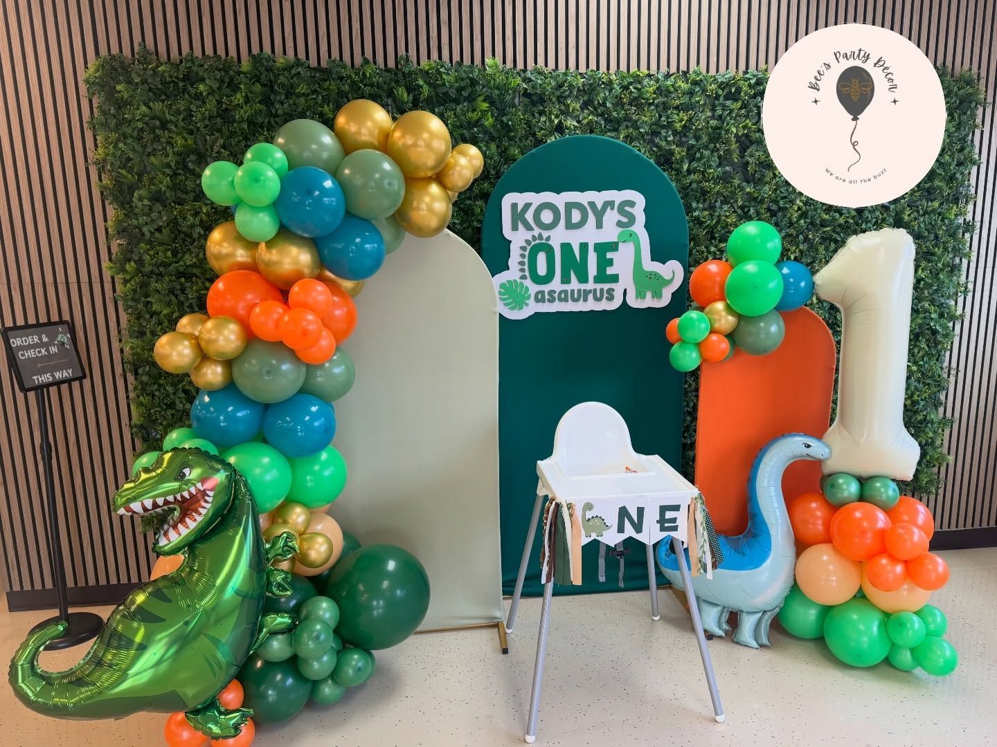 Balloon Garlands & Balloon Decor
