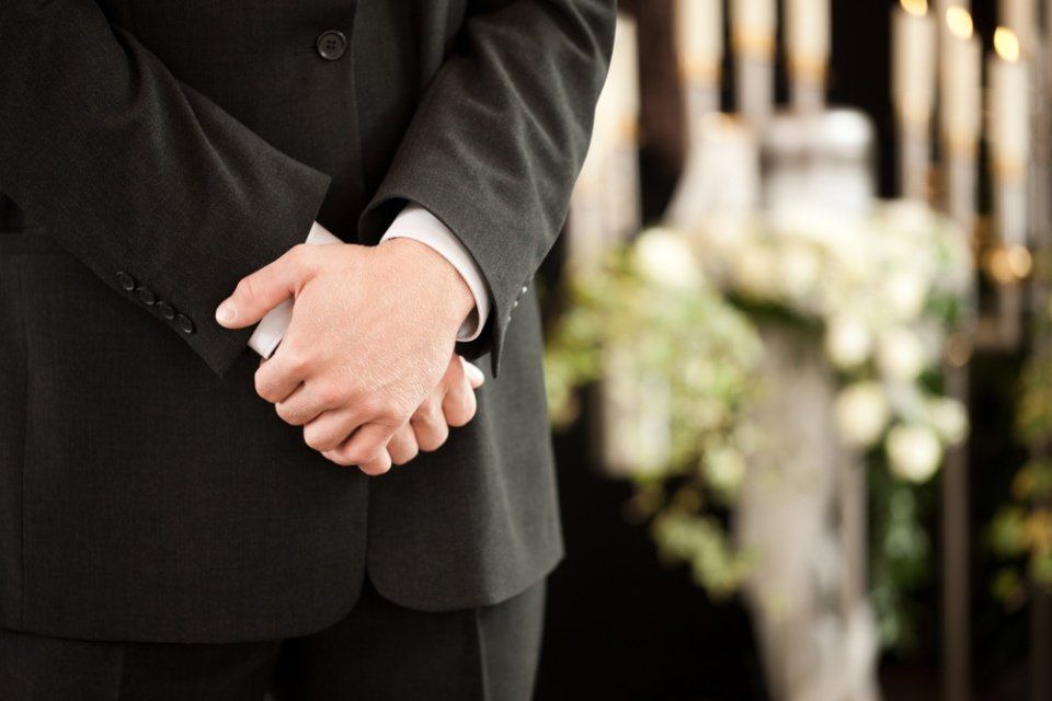 partecipante a un funerale
