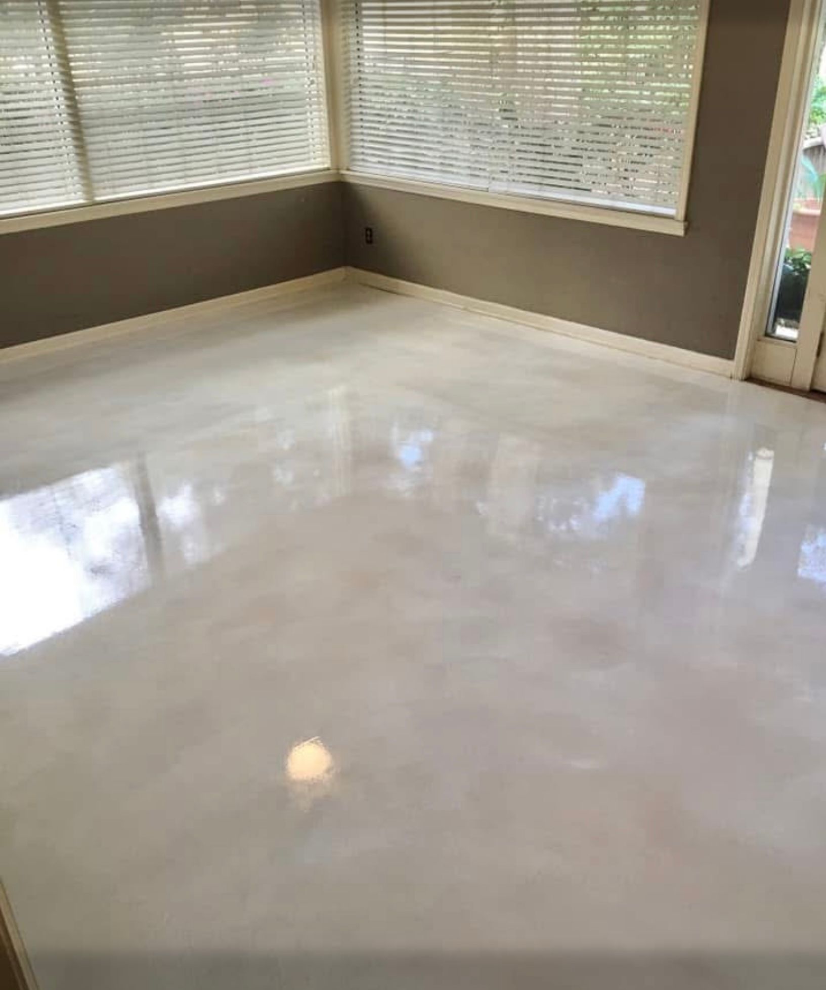 Metallic Reflector Enhancer Concrete Flooring Offered  With Epoxy and Polyaspartic Urethane.