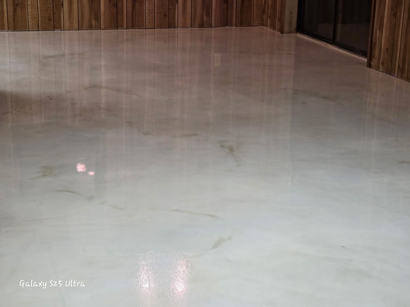 Metallic Reflector Enhancer Concrete Flooring Offered  With Epoxy and Polyaspartic Urethane.