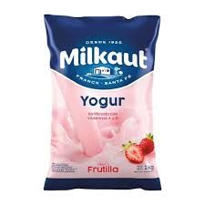 Bolsa de yogur de fresa Milkaut. Envase azul y blanco con yogur rosa y fresas.