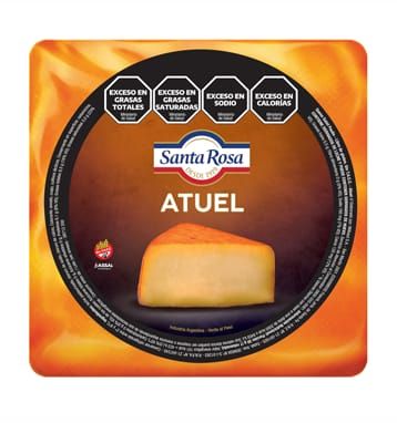 Queso Santa Rosa Atuel envasado, con advertencias de exceso de grasa, grasas saturadas, sodio y calorías.