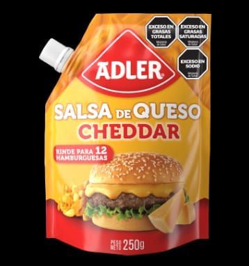 Sobre de salsa de queso cheddar, marca Adler. Amarillo y rojo, con imagen de hamburguesa. 250 g, rinde 12 porciones.