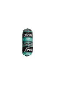 Paquete de Salami Italiano La Casena en forma cilíndrica, etiqueta verde y negra, fondo blanco.