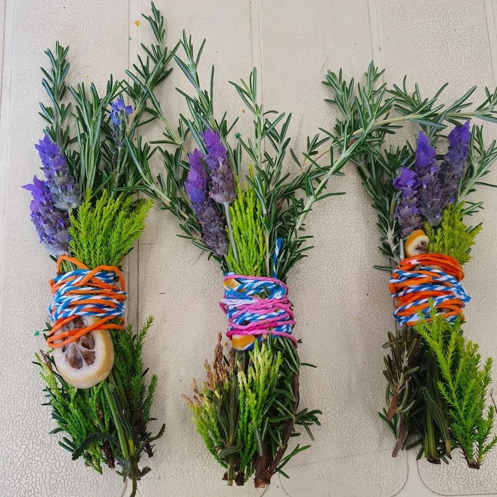 Three Bunches Of Flowers Tied Together With Rubber Bands — Clover Country Flowers and Gifts In Pittsworth, QLD