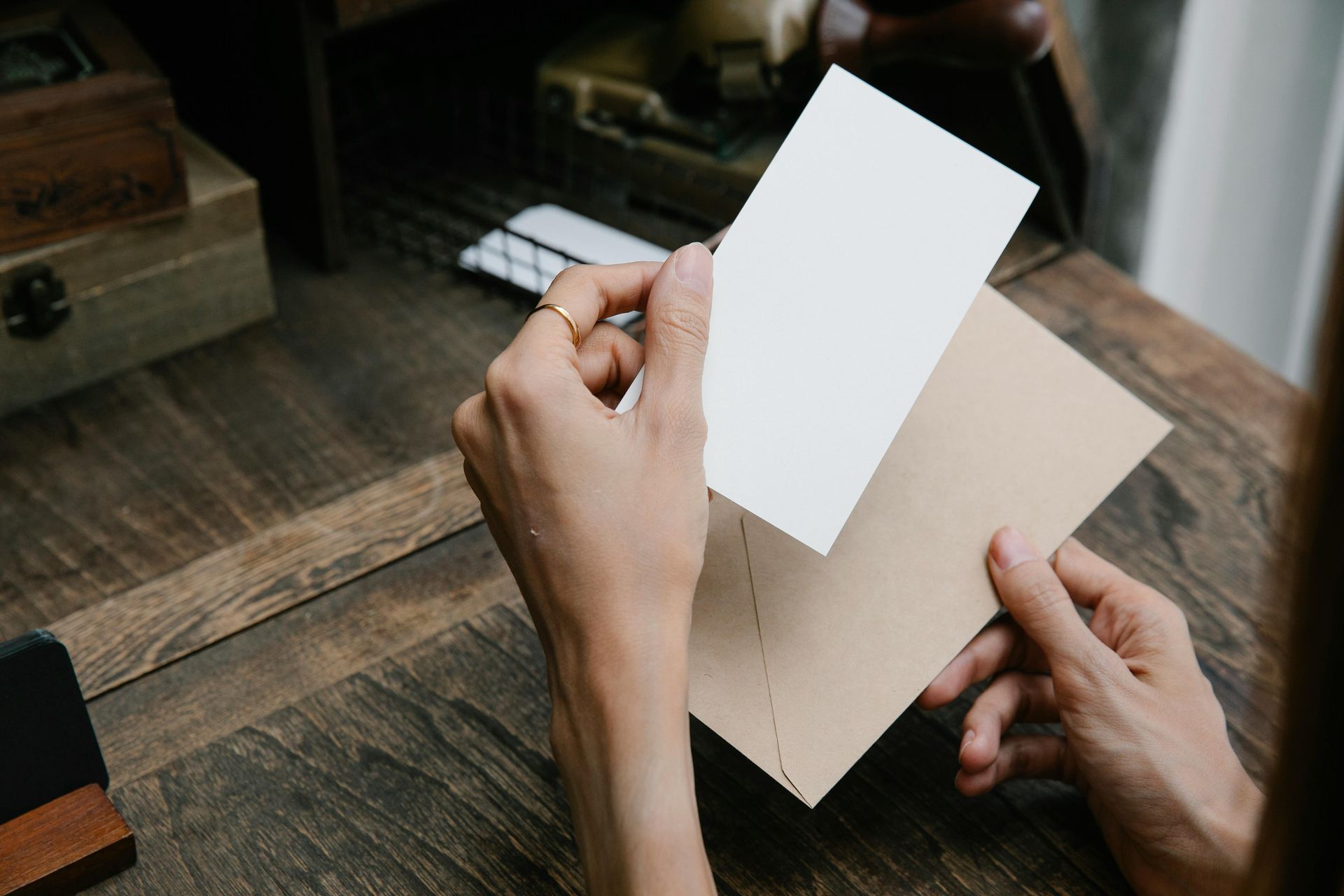 The Power of Analogue in a Digitalised World - Sue Cartwright AInstAM, Sole Trader Services