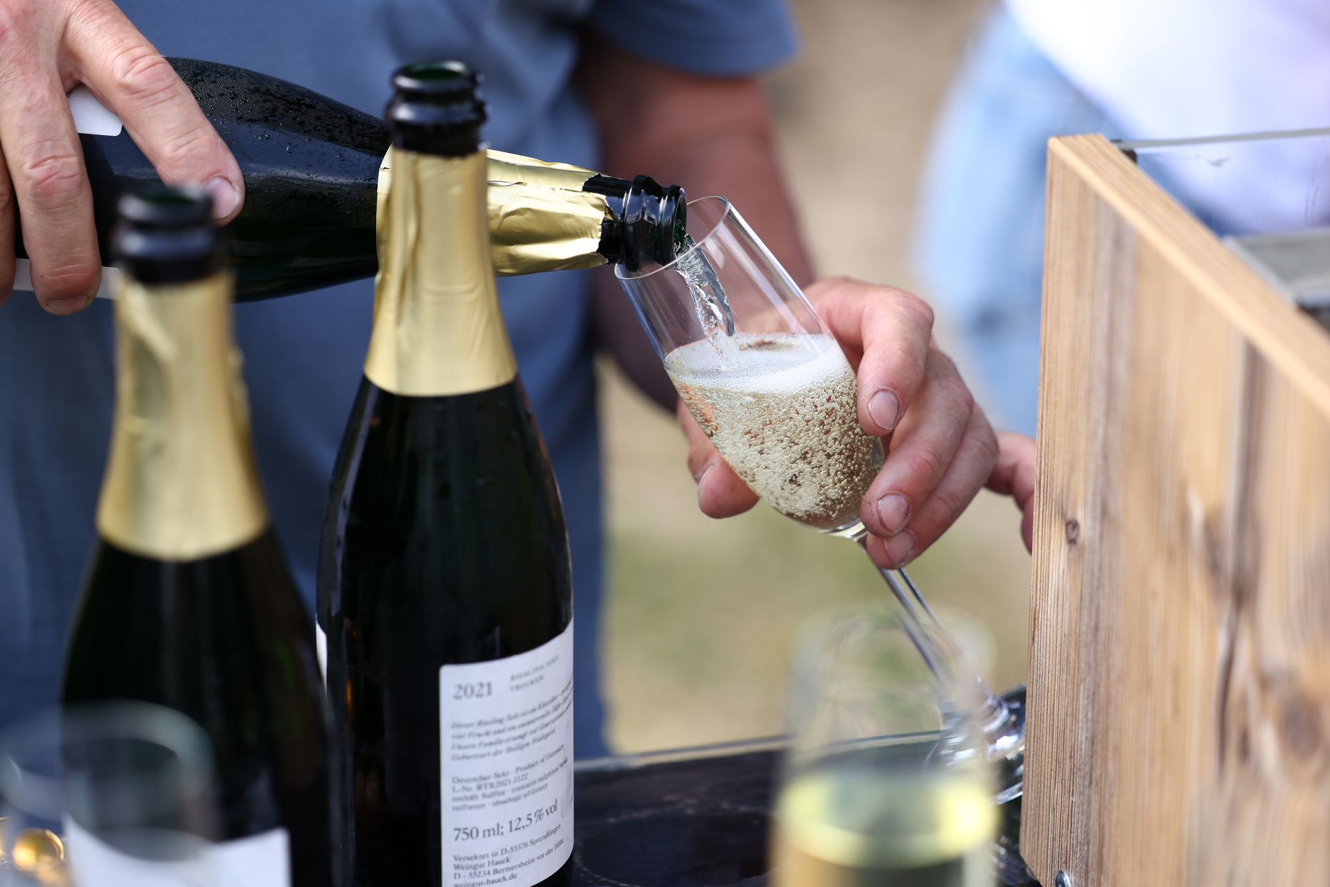 Sekt eingeschüttet