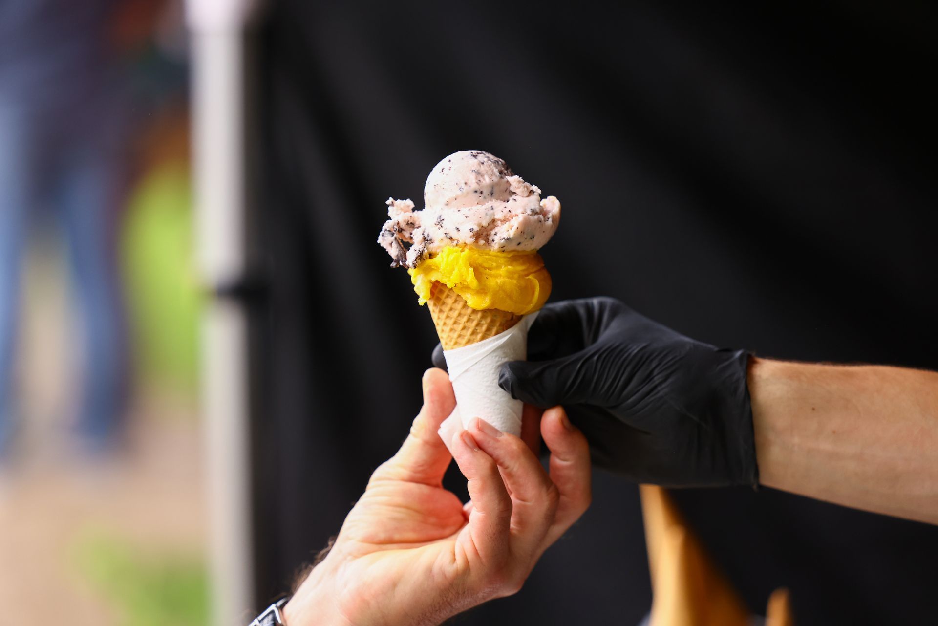 Eis in Waffel