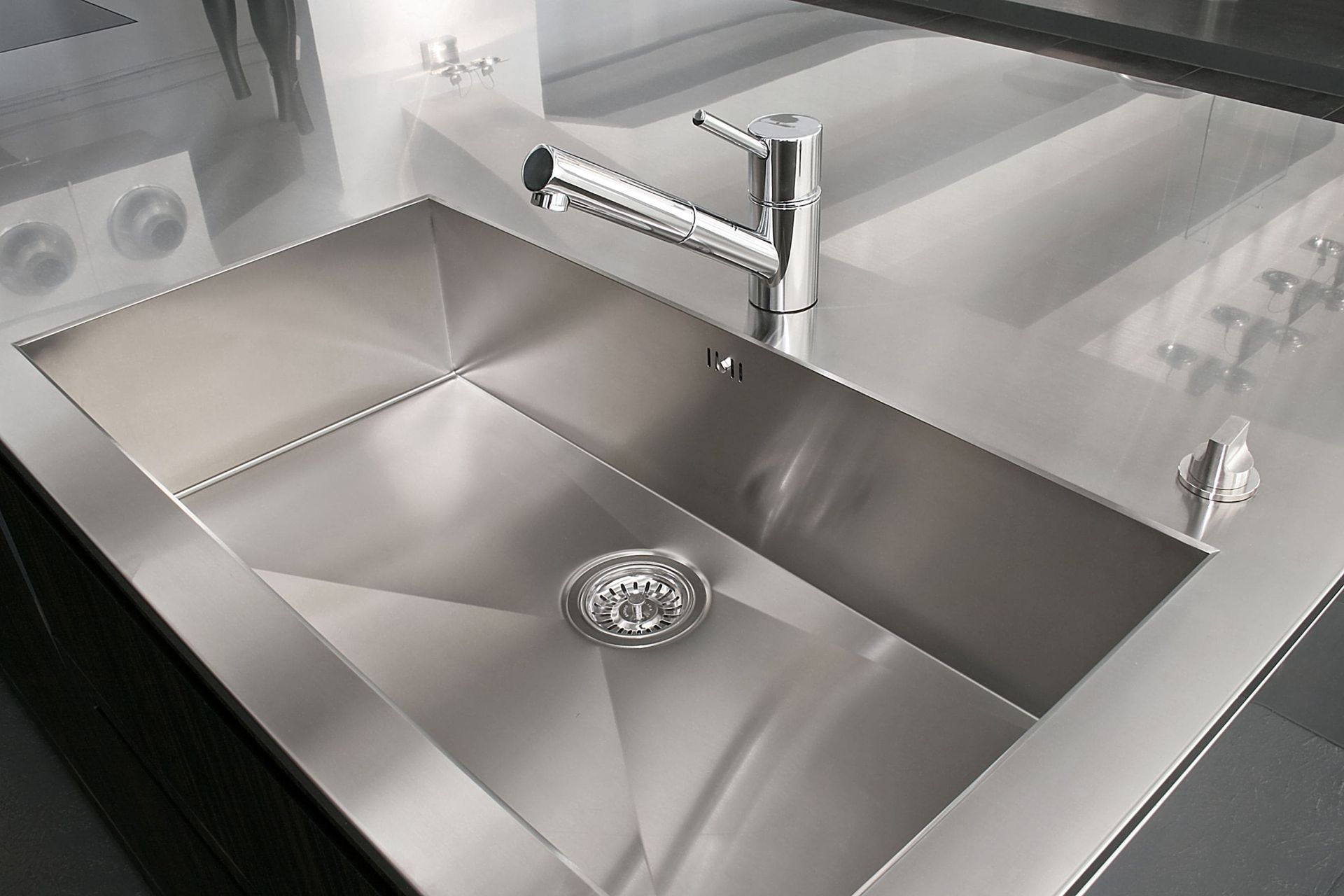 Acciaio inox per arredamenti