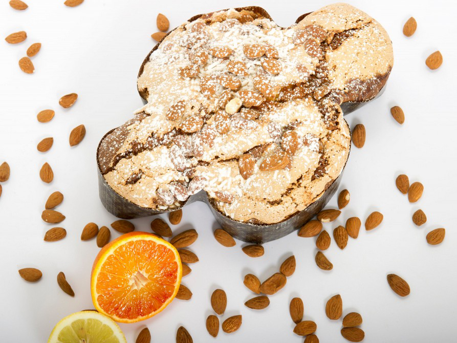colomba pasquale con arance e mandorle