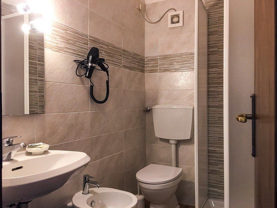 bagno all'interno di una stanza