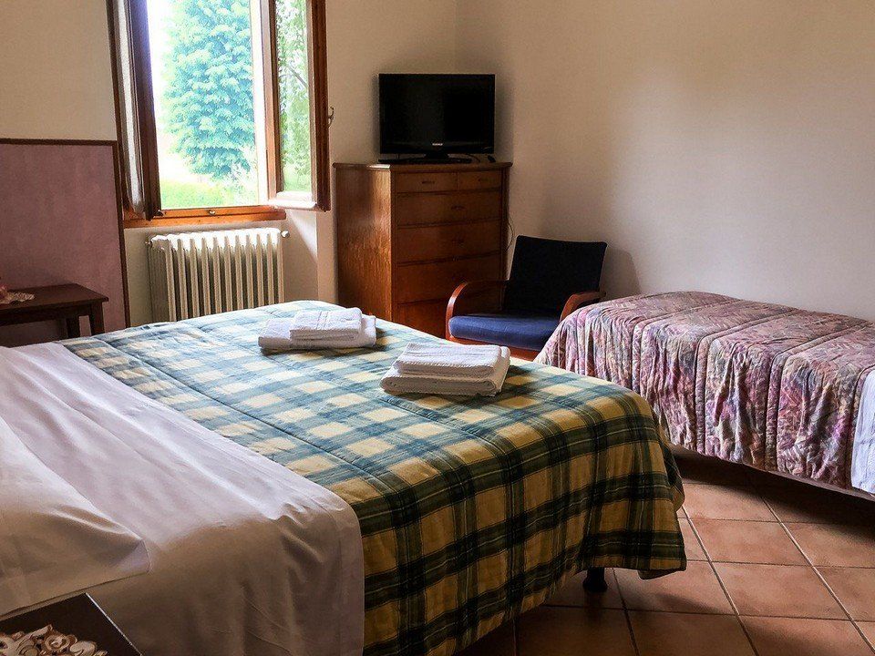 camera con letto matrimoniale