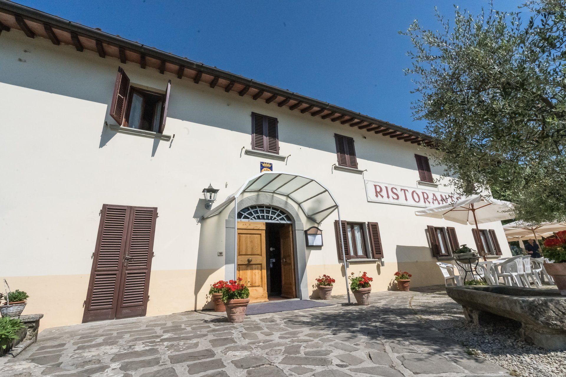ingresso ristorante del b&b vicino all'autodromo del Mugello