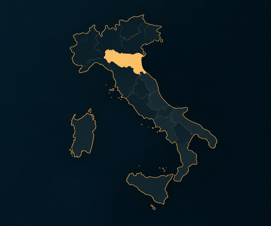Mappa dell’Italia evidenziata in arancione su uno sfondo scuro, con le regioni circostanti delineate.