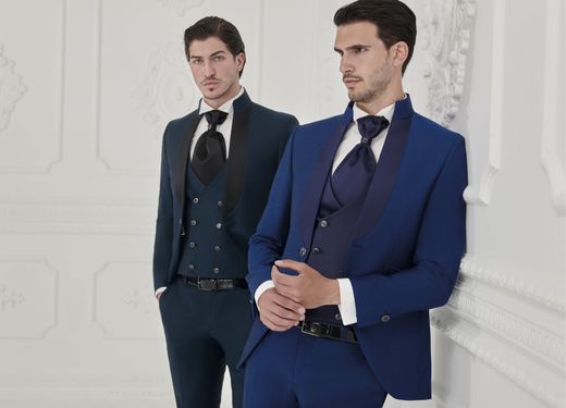 modella con abito da sposa Corin
