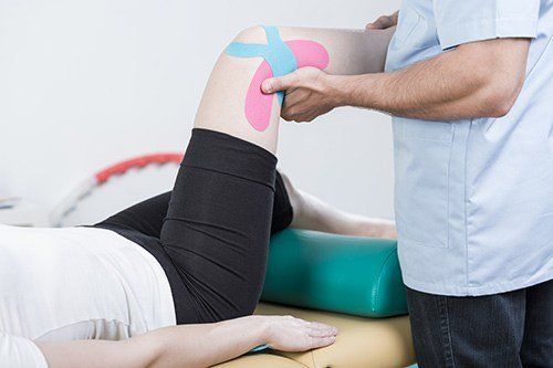 physical-therapist-treatment