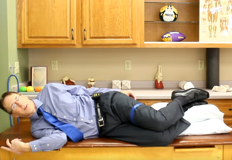 sleeping-position-for-sciatic-pain-relief