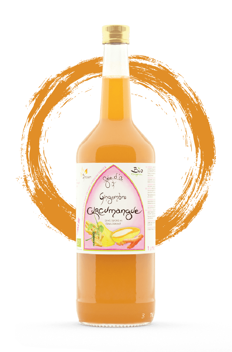 Bouteille de boisson orange avec une étiquette florale, centrée sur un fond blanc et un cercle à motifs orange.