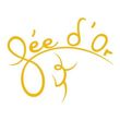 Logo stylisé en écriture dorée avec une personne dessinée au trait et le texte « gee d'or »