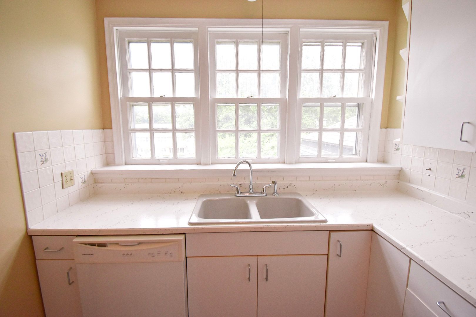 Spacious 3 Bedroom Apartments for Rent in Indianapolis, IN at Mansion Row