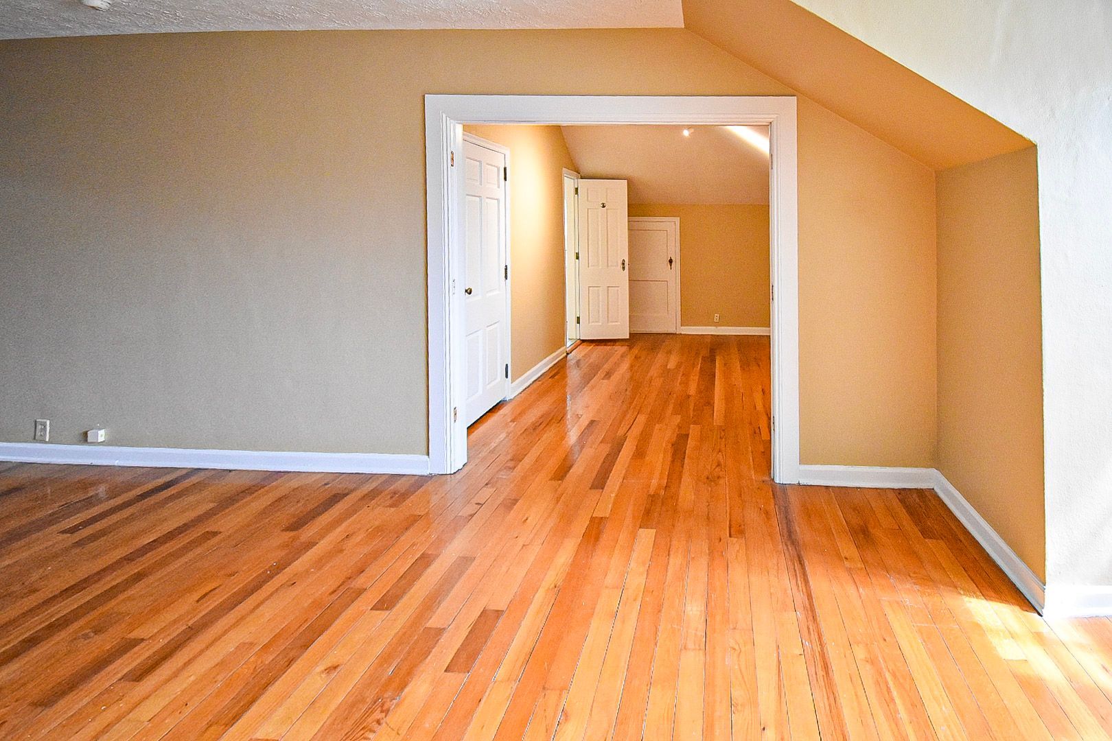Spacious 3 Bedroom Apartments for Rent in Indianapolis, IN at Mansion Row