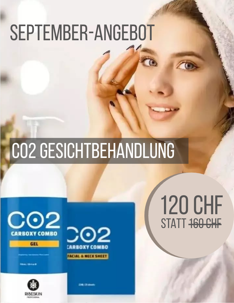 Werbeplakat für CO2-Gesichtsbehandlung mit lächelnder Frau, weißem Handtuch und blau-weißem Produktangebot
