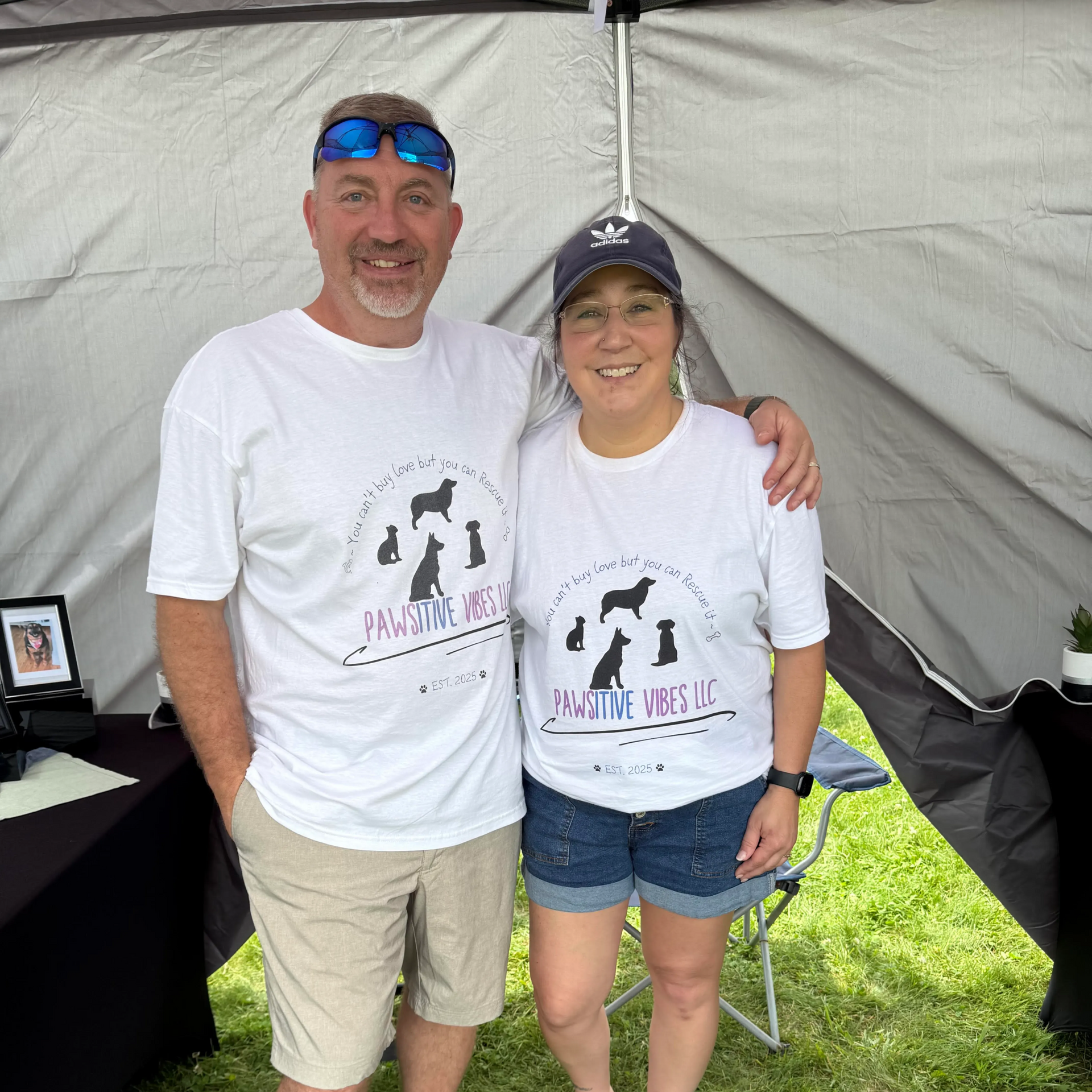A woman with long blonde hair is smiling in a circle.